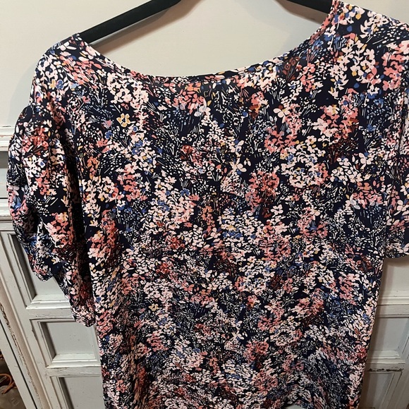 Maurices multicolored and Pink Puff Sleeve Ruffled Blouse. Floral detail size 1X - Picture 4 of 4